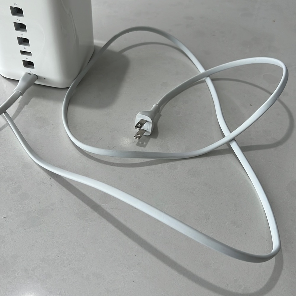 Apple AirPort Extreme Router - Picture 4 of 7